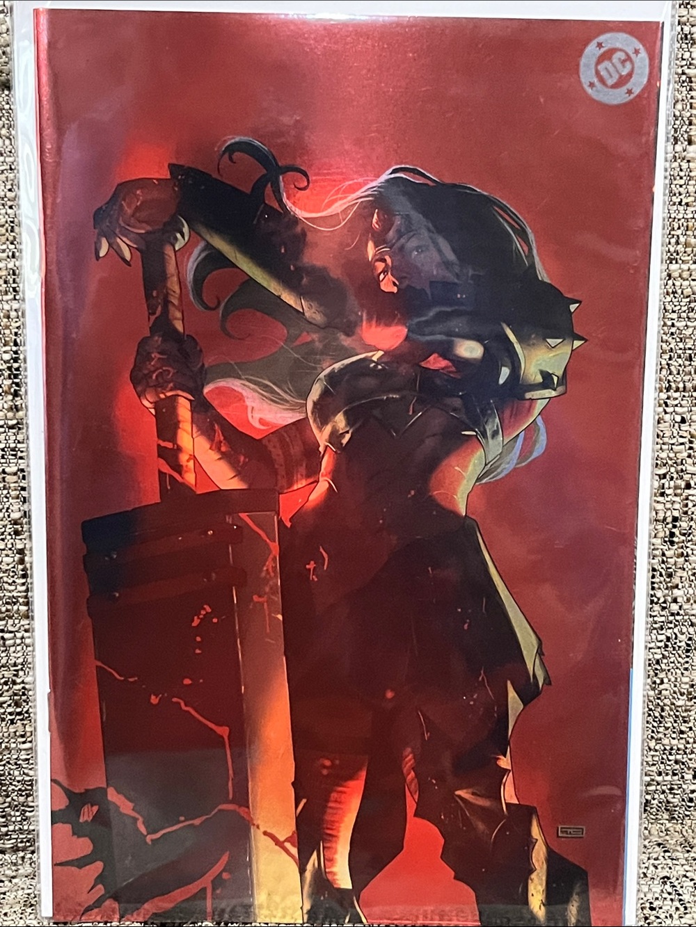 DC Absolute Wonder Woman #20 virgin foil comic mint+